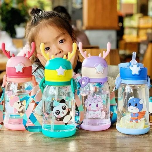 Garrafa de Alce Infantil com Canudo 550 ml